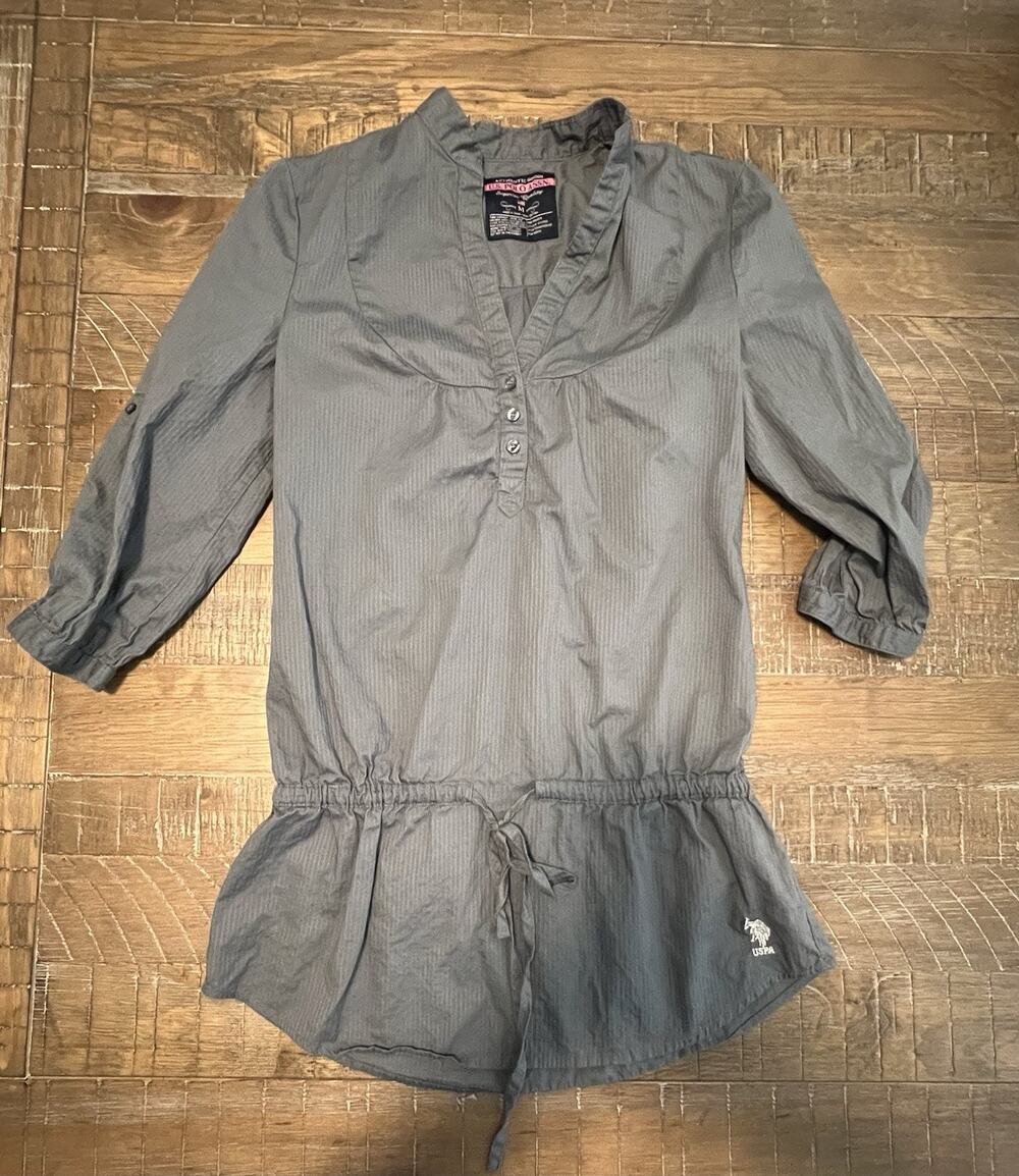 Women’s Gray Tunic Top Size Medium US Polo Assn (small stain on back - see pics)